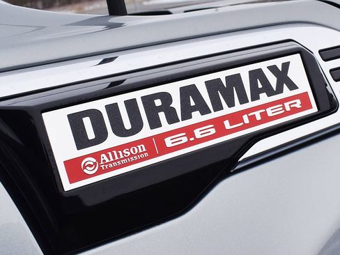 Used 2025 GMC Sierra 2500 Denali image 4