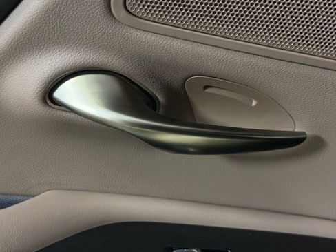 Used 2025 Lexus ES 300h w/ Premium Package image 26