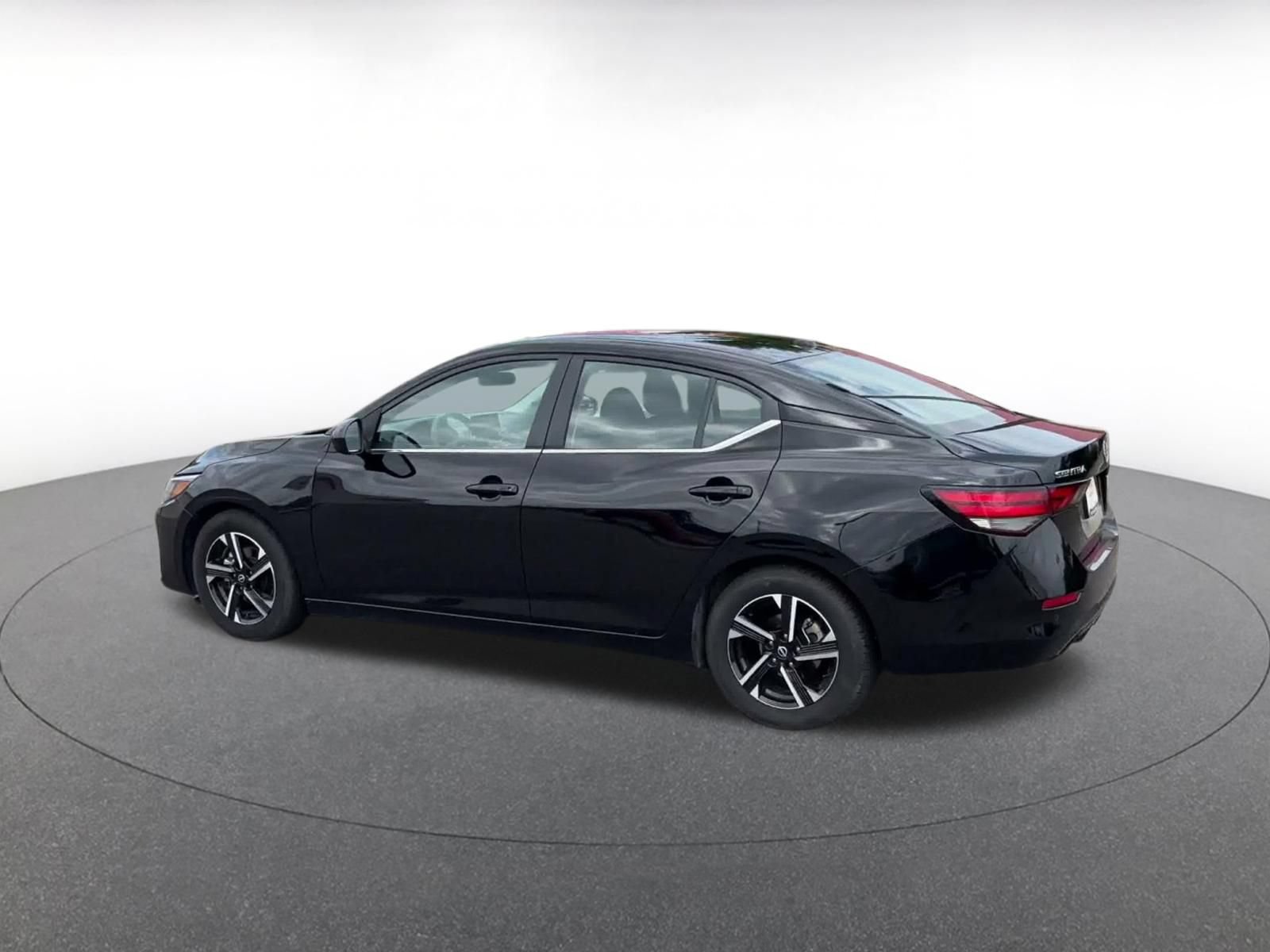 Used 2025 Nissan Sentra SV FWD image 9