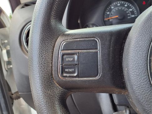 Used 2016 Jeep Patriot Sport FWD image 11
