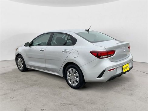Used 2023 Kia Rio LX image 3