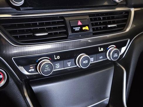 Used 2018 Honda Accord Sport image 15