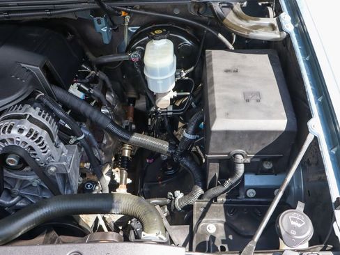 Used 2011 Chevrolet Avalanche LT RWD image 16