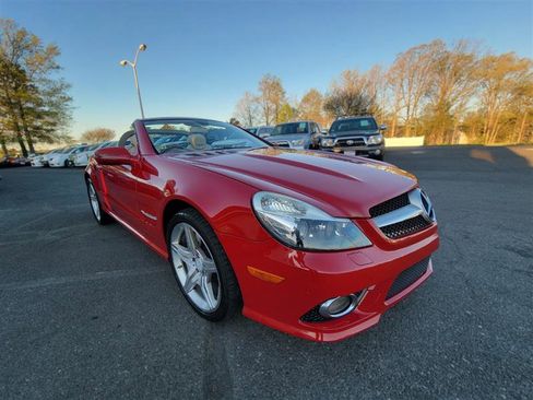 Used 2011 Mercedes-Benz SL 550 image 3