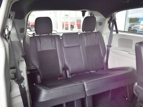 Used 2019 Dodge Grand Caravan SXT FWD image 39