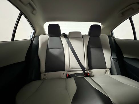 Used 2021 Toyota Corolla LE image 33