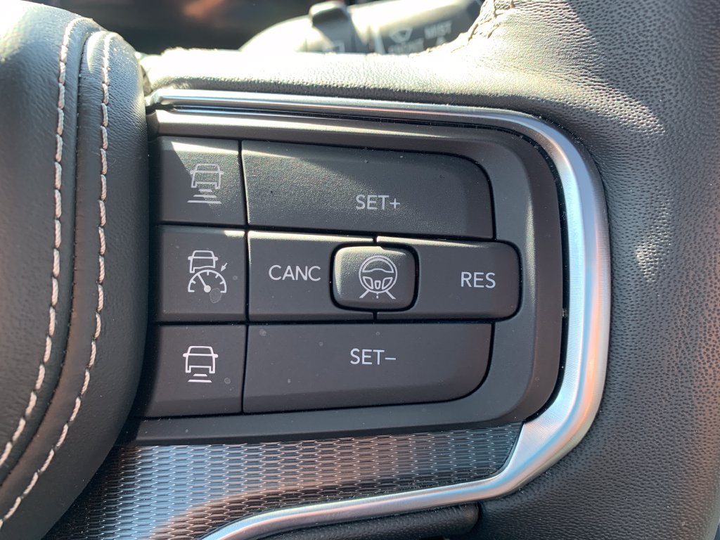 Used 2026 Jeep Grand Wagoneer L Summit w/ Rear Seat Video Group I AWD/4WD image 25
