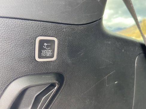 Used 2024 Jeep Wagoneer Series II w/ Flexible Seating Group image 13