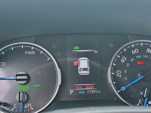 Used 2022 Toyota RAV4 SE w/ Convenience Package AWD/4WD image 12