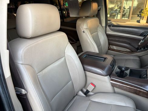 Used 2018 Chevrolet Suburban LT image 28