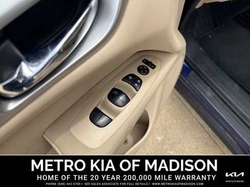 Used 2017 Nissan Pathfinder SV w/ SV Cold Weather Package AWD/4WD image 12