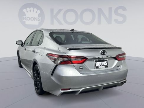 Used 2022 Toyota Camry SE image 4