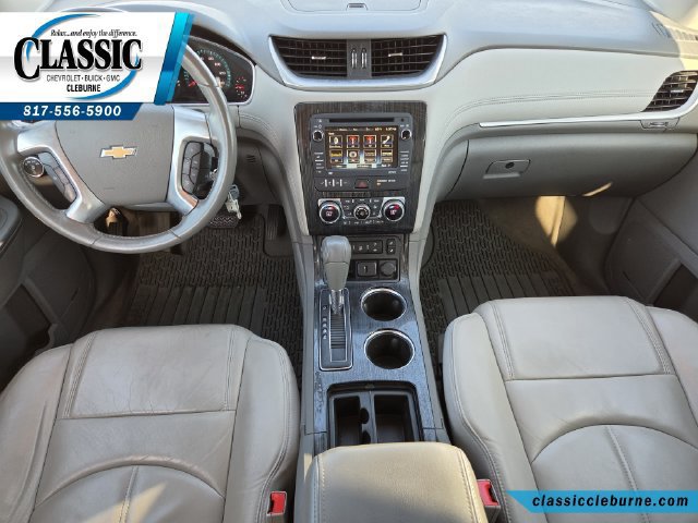Used 2015 Chevrolet Traverse LT FWD image 2