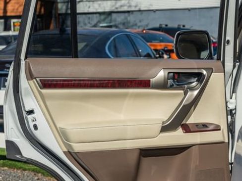 Used 2017 Lexus GX 460 Premium image 36