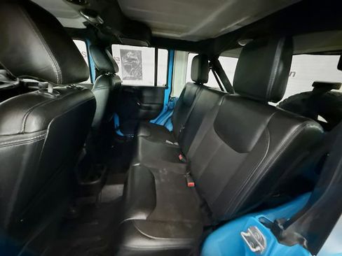 Used 2017 Jeep Wrangler Unlimited Sahara image 25