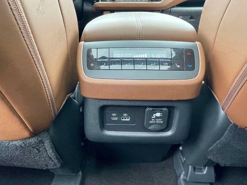 Used 2025 Nissan Pathfinder Platinum AWD/4WD image 14