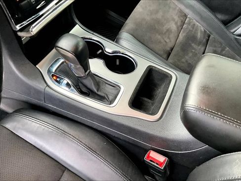 Used 2021 Jeep Grand Cherokee Laredo X AWD/4WD image 17