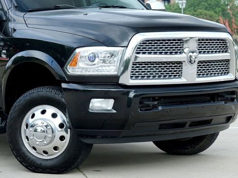 Used 2017 RAM 3500 Laramie AWD/4WD image 2