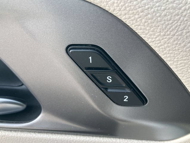 Used 2023 Chrysler Pacifica Touring-L FWD image 15