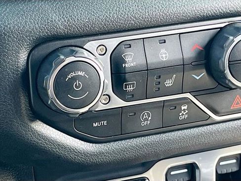 Certified 2024 Jeep Wrangler Sport AWD/4WD image 19