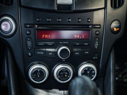 Used 2009 Nissan 370Z Touring w/ Sport Pkg image 18