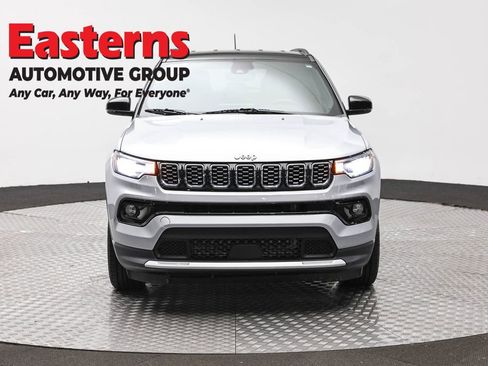 Used 2025 Jeep Compass Limited AWD/4WD image 2