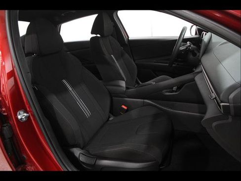 Certified 2025 Hyundai Elantra Sport image 15