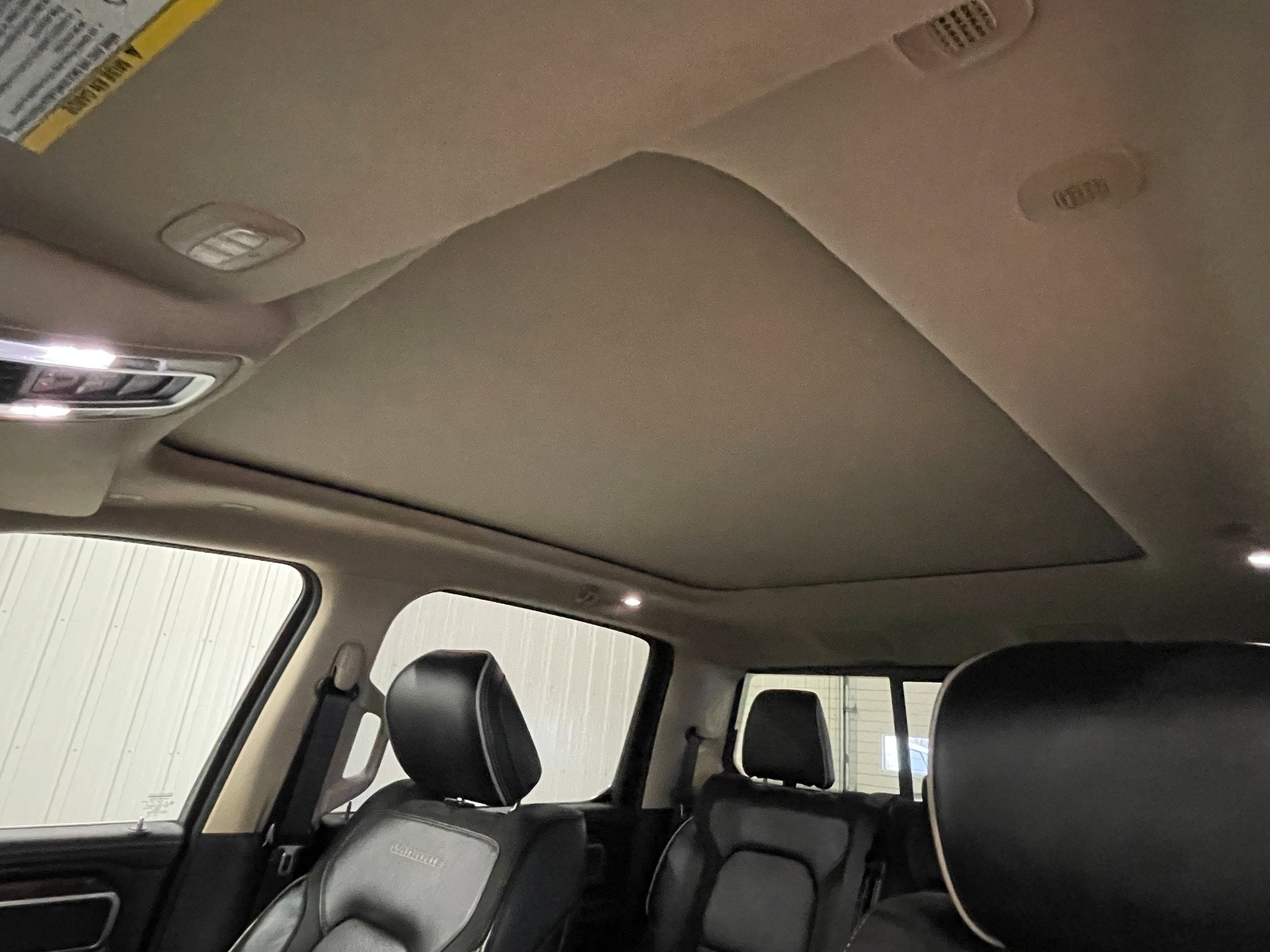 Used 2019 RAM 1500 Laramie AWD/4WD image 16