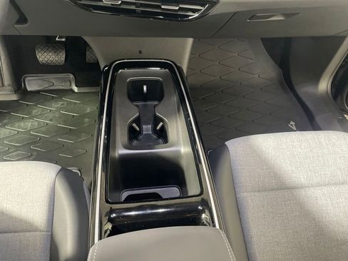 Certified 2023 Volkswagen ID.4 Pro AWD/4WD image 17