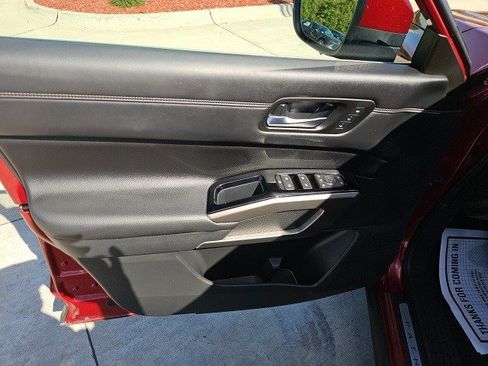 Used 2024 Nissan Pathfinder Platinum w/ Cargo Package image 21