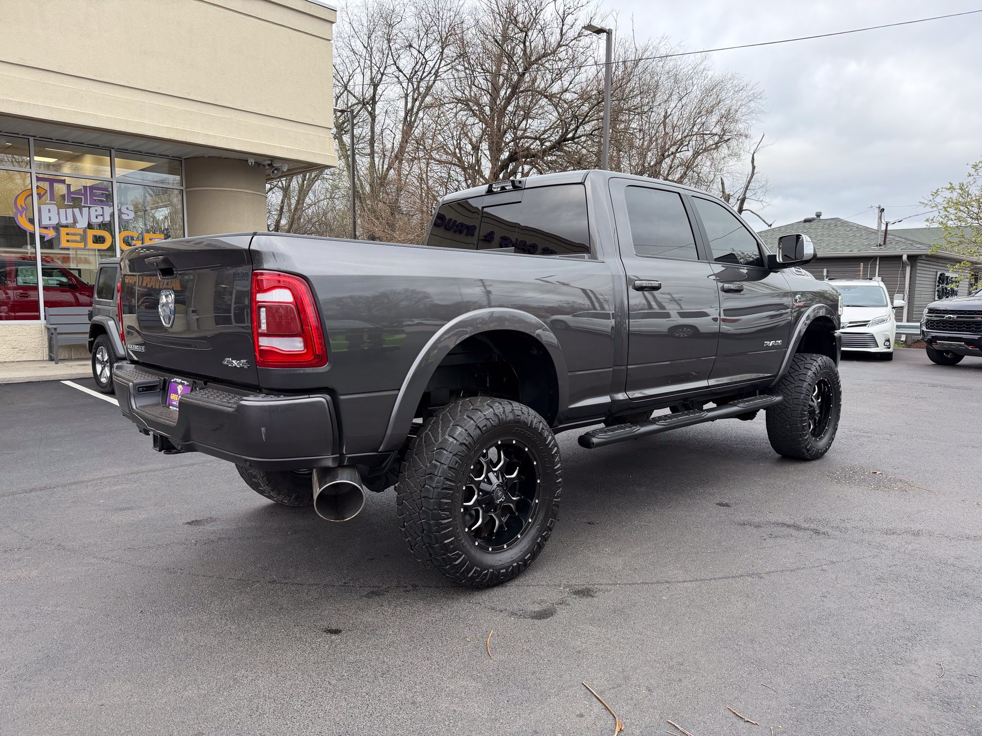 Used 2022 RAM 3500 Laramie AWD/4WD image 6