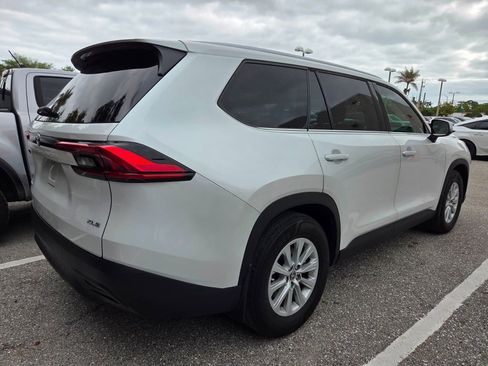 Used 2024 Toyota Grand Highlander XLE image 6