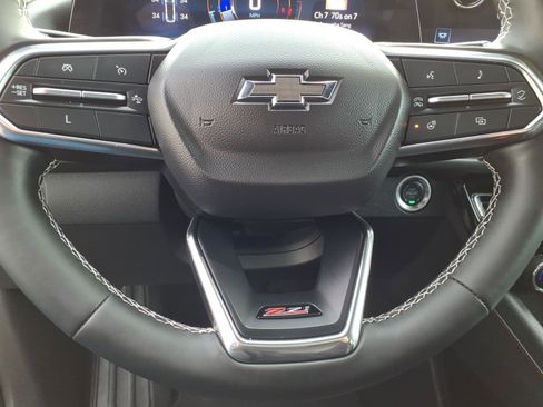 Used 2024 Chevrolet Traverse Z71 image 16