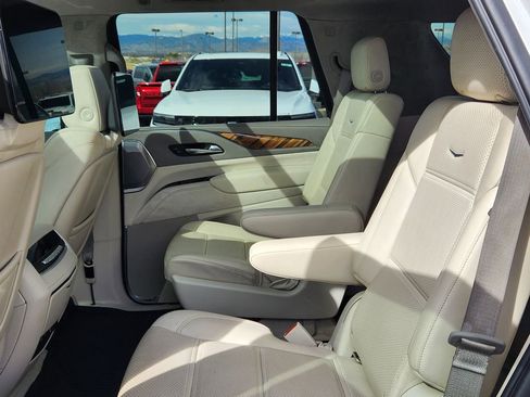 Used 2021 Cadillac Escalade Sport Platinum AWD/4WD image 10