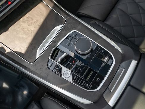 Used 2023 BMW X7 xDrive40i w/ M Sport Package AWD/4WD image 28