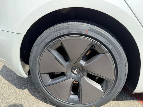 Used 2023 Tesla Model 3 Standard Range RWD image 9