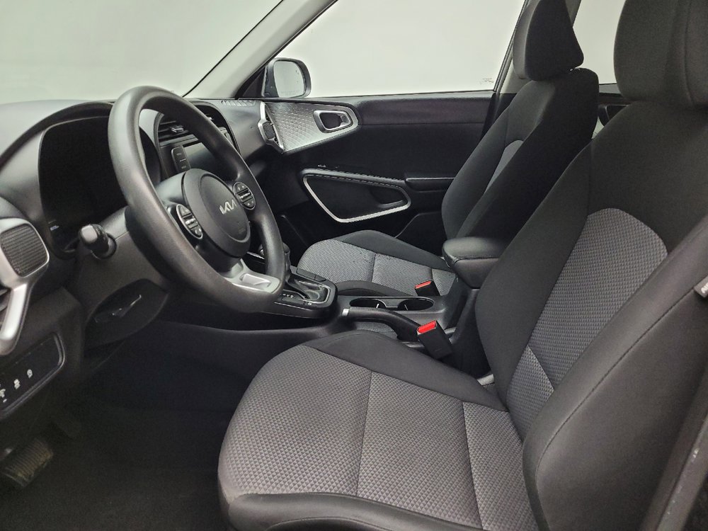 Used 2023 Kia Soul LX w/ Option Group 015 FWD image 17