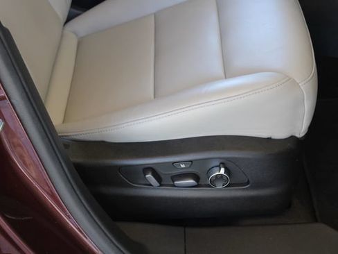 Used 2022 Cadillac XT4 Premium Luxury w/ Technology Package FWD image 30