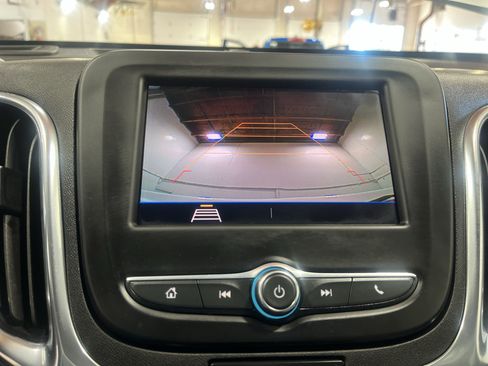Used 2020 Chevrolet Equinox LS w/ LS Convenience Package AWD/4WD image 34