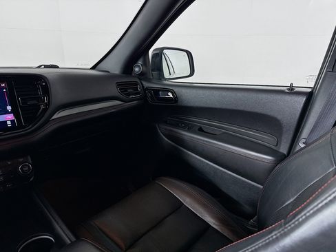 Used 2024 Dodge Durango GT image 29