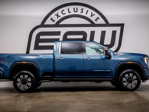 Used 2026 GMC Sierra 3500 Denali w/ Denali Reserve Package AWD/4WD image 9