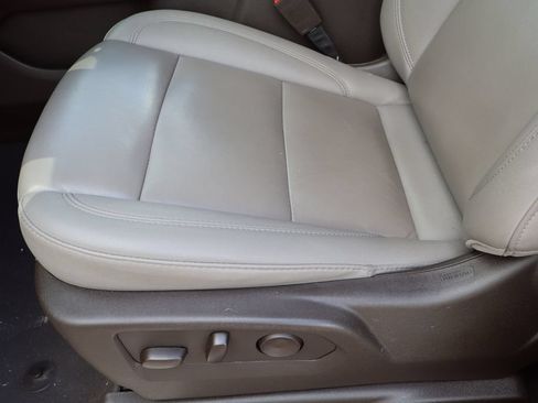 Used 2025 Chevrolet Tahoe LT RWD image 22