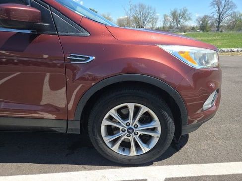 Used 2018 Ford Escape SE AWD/4WD image 4