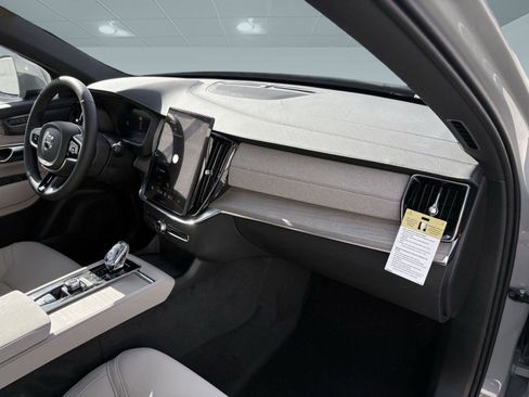 New 2026 Volvo XC90 B6 Plus w/ Protection Package Premier image 28