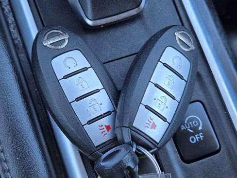 Used 2022 Nissan Pathfinder SV FWD image 34