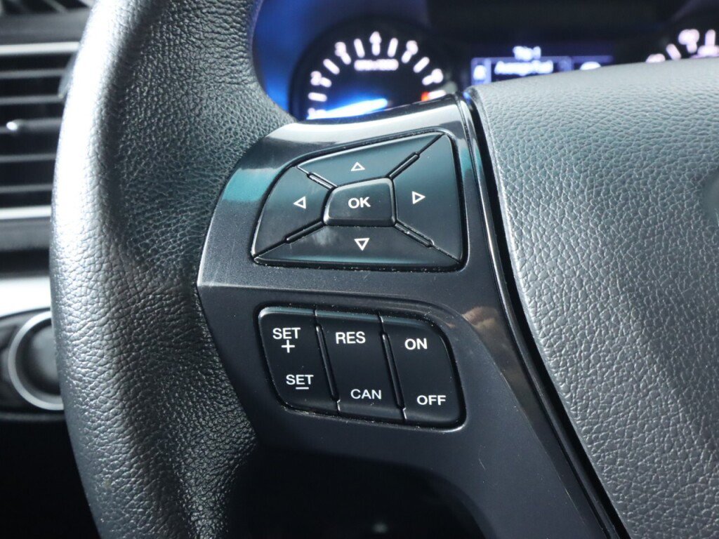 Used 2017 Ford Explorer XLT AWD/4WD image 12