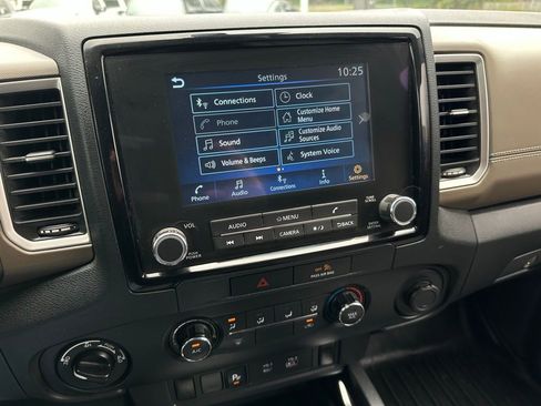 Used 2022 Nissan Frontier SV w/ Technology Package AWD/4WD image 24