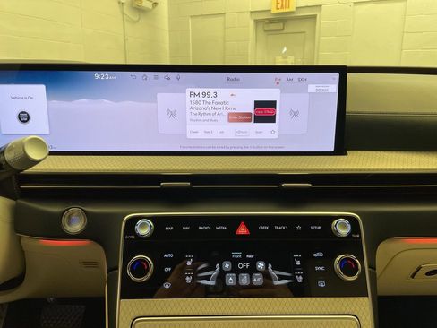 Used 2025 Genesis GV80 3.5T Prestige image 15