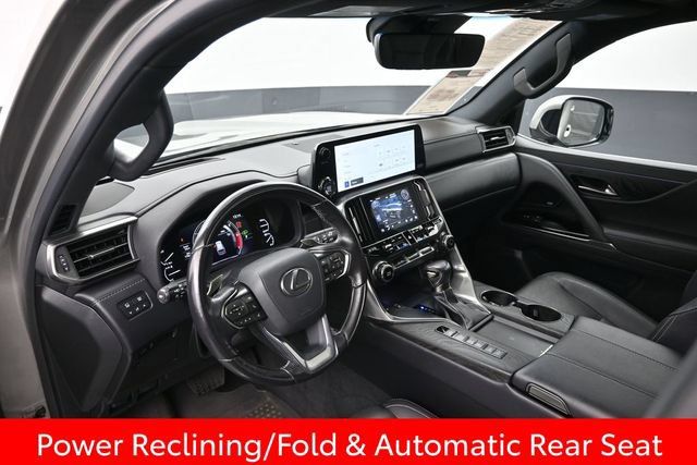 Used 2023 Lexus LX 600 4WD w/ Luxury Package image 31