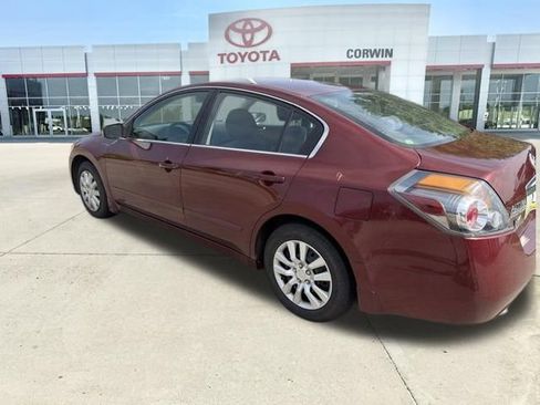 Used 2010 Nissan Altima 2.5 S FWD image 5